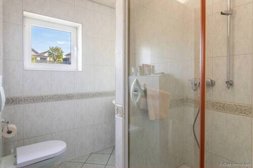 Gästebad mit Dusche - 