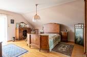 Elternschlafzimmer mit Zugang zum Balkon - 