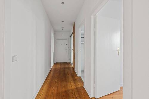 Flur - Etagenwohnung mit 67,00 m&sup2; in Berlin zum Kaufen