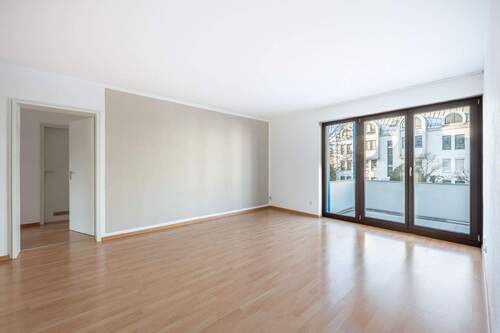 Wohnbereich - 3 Zimmer Etagenwohnung zum Kaufen in München