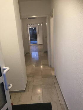 Flur - 9 Zimmer Einfamilienhaus zum Kaufen in Gottmadingen