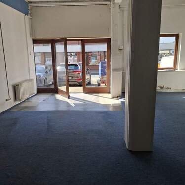Blick zum Schaufenster - Zentrumsnahe Gewerbefläche mit Potential in Mölln