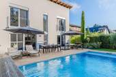 Pool mit Terrasse - 