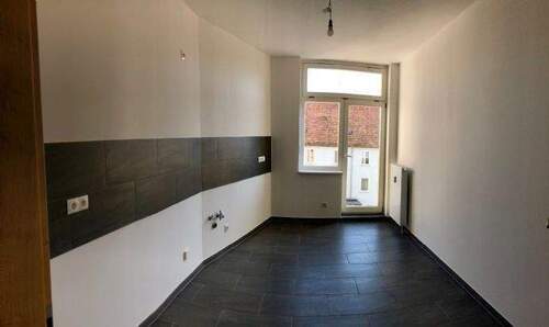 Küche mit Zugang Balkon - 