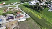 Zufahrt von B588 - 3.000 m² Gewerbegrundstück mit Wohnoption - Top Lage nahe A94 & B588 