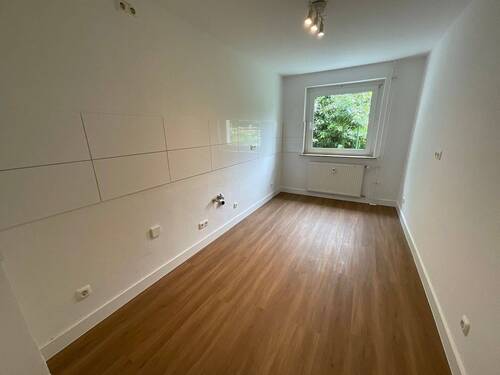 Küche - Frisch renoviert und bezugsfertig!