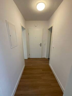 Flur - Etagenwohnung mit 47,70 m&sup2; in Remscheid zur Miete