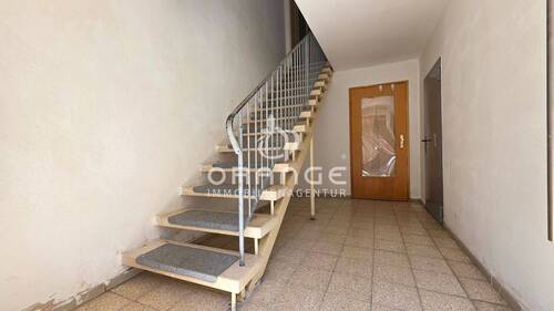 Eingangsbereich / Treppenhaus - 