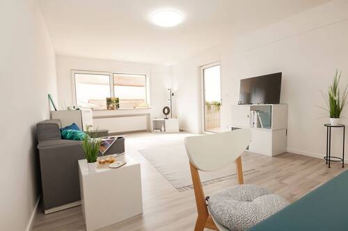 Wohnzimmer - 2 Zimmer Etagenwohnung in Ludwigshafen am Rhein