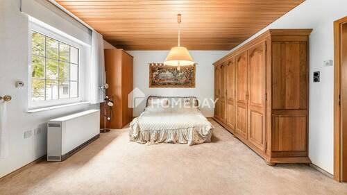 1. OG Elternschlafzimmer 1 - 