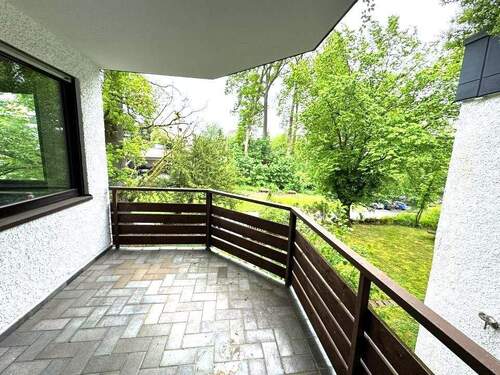 Balkon - Schöne 3 Zimmerwohnung mit EBK und Balkon in Berglage