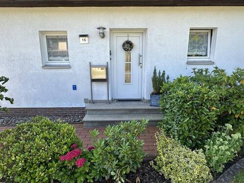 Eingangsbereich - Doppelhaushälfte mit 129,00 m&sup2; in Espelkamp zum Kaufen