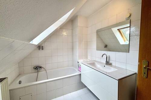 Badzimmer mit Tageslicht - 