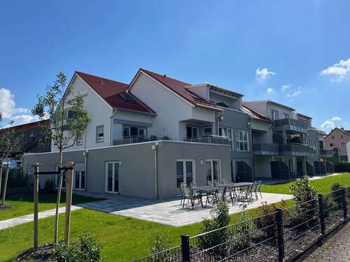 Ansicht Süd-West - Sonnig-helle 2-Zi. Seniorenwhg. barrierefrei mit Lift; Terrasse, Carport