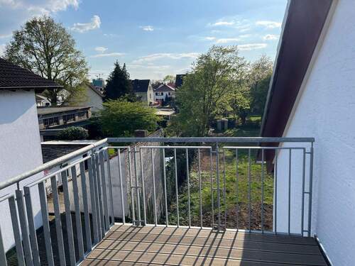 Balkon mit Blick - Etagenwohnung mit 79,60 m² in Hattersheim zum Kaufen