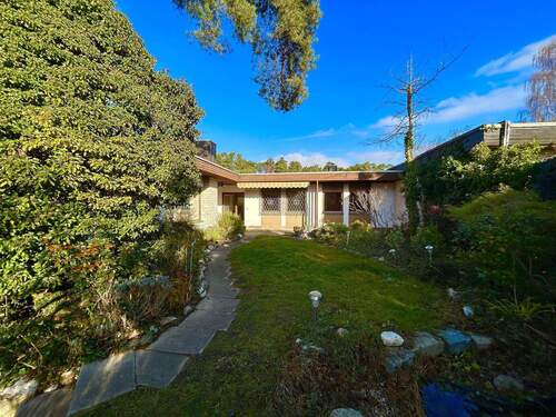 Terrasse mit Garten - Bungalow mit 160,00 m² in Uttenreuth zum Kaufen