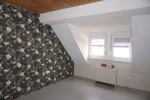 Schlafzimmer Dachgeschoss.JPG - 