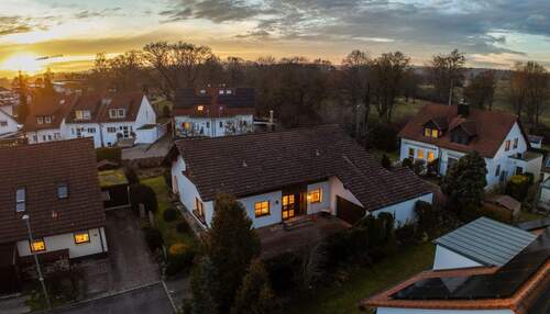 Außenansicht 1 - 4 Zimmer Einfamilienhaus zur Miete in Gärtringen