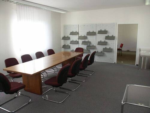 Innenansicht - Bürofläche mit viel Tageslicht in Schwabach
