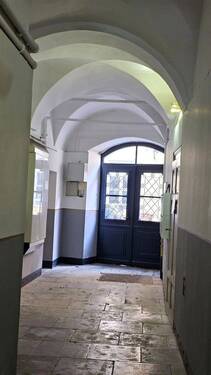 Eingang mit Gewölbe - 