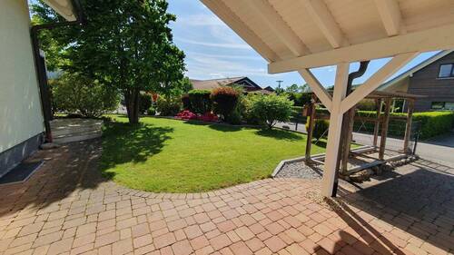 Carport mit Holzlager - 