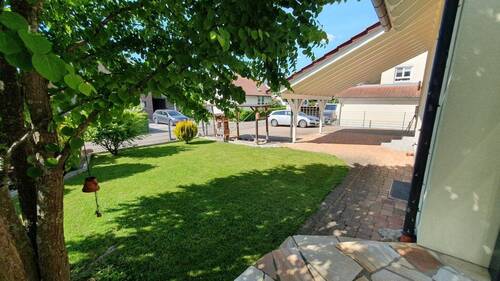 Eingangsbereich / Parken - 