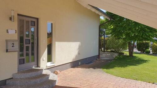 Eingangsbereich - Mehrfamilienhaus, Wohnhaus mit 130,00 m&sup2; in Kandern zum Kaufen