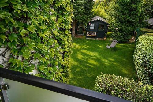 Ansicht vom Balkon nach hinten - 
