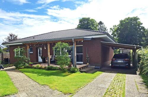Titelbild.jpg - Perfekt für die junge Familie! Renovierter Walmdach-Bungalow mit 4 Zimmern, schönem Garten und Sauna