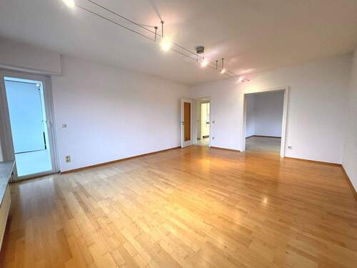 Wohnzimmer_2 - Etagenwohnung mit 82,00 m² in Weinheim zum Kaufen