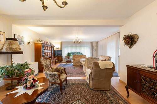 Wohnzimmer - 6 Zimmer Einfamilienhaus zum Kaufen in Wissen