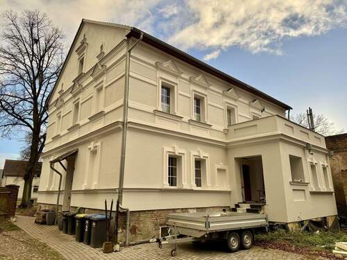 Bild 1 - Große 3 Zimmer Wohnung auf vier Seiten Hof zu vermieten