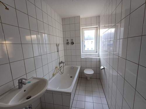 Tageslichtbad - Etagenwohnung mit 55,10 m&sup2; in Merseburg zur Miete