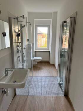 BadWC mit Dusche.jpg - 