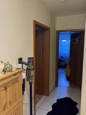 Flur - Etagenwohnung mit 77,80 m&sup2; in Waltenhofen OT Hegge zum Kaufen