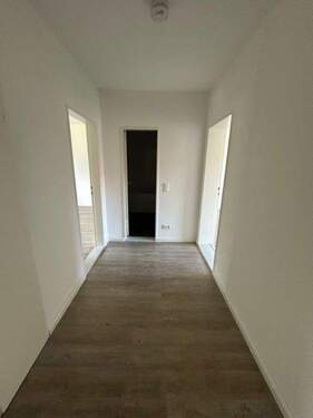 Flur - 3 Zimmer Etagenwohnung in Flensburg
