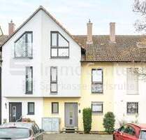 Familienfreundliches Reihenmittelhaus in Bruchsal mit Balkon und Garten