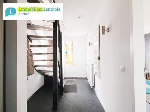 Flur (Erdgeschoss) - 4 Zimmer Einfamilienhaus zum Kaufen in Aachen / Vaalserquartier