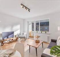 Hochwertig sanierte 2-Zimmer-Wohnung in Augsburg-Lechhausen mit Balkon, Dachspeicher + Keller