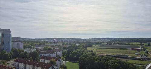 Aussicht - Traumaussicht und Aufzug - leere 2-3-Zi-Wohnung im Fasanenhof