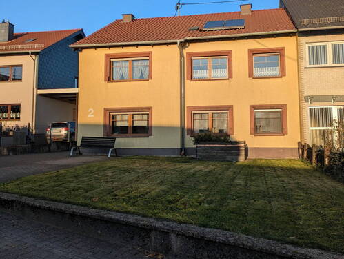 Hausfront - PROVISIONSFREI: Einziehen & Genießen! 170 m² 