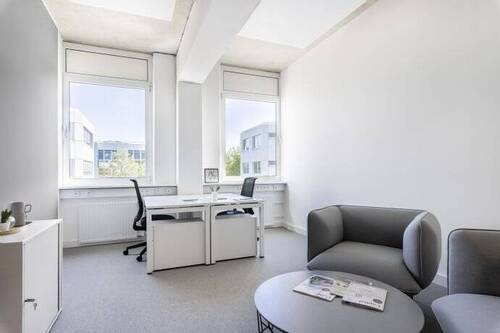 Bild 1 - Privater Büroraum für 5 Personen in Regus Docks Ismaning