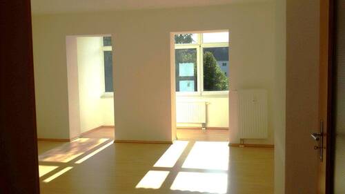 Beispiel Wohnzimmer Blick Wintergarten.jpg - 