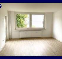 *NEUES Wohngefühl* Frisch RENOVIERTE 2-Zimmer-Wohnung + Tageslichtbad + neuer Vinylboden + 2 Balkone - Bielefeld Innenstadt