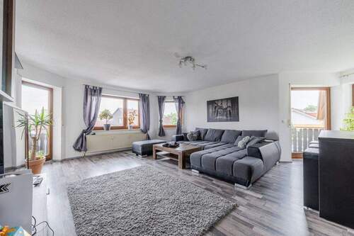 Wohnzimmer - 3 Zimmer Etagenwohnung zum Kaufen in Aach