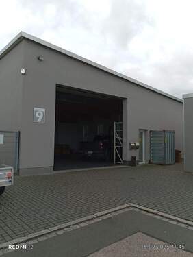 Eingang offen - Halle zum Kaufen in Büchenbach