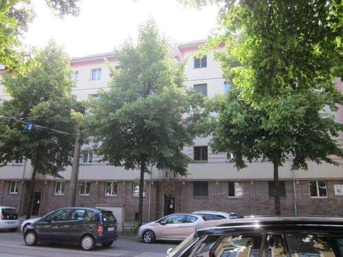 Waldstraße 51-53 - Vollmöblierte 3-Raum-Wohnung mit Balkon im beliebten Waldstraßenviertel