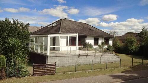 große Terrasse - 6 Zimmer Einfamilienhaus zum Kaufen in Bröckel