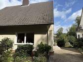 Straßenansicht - 4 Zimmer Doppelhaushälfte zum Kaufen in Georgsmarienhütte