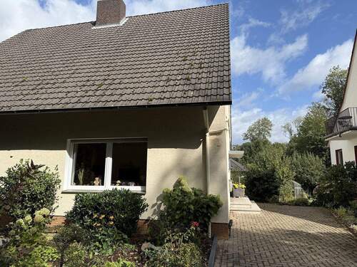 Straßenansicht - 4 Zimmer Doppelhaushälfte zum Kaufen in Georgsmarienhütte